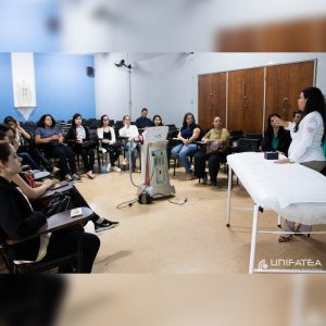 UNIFATEA sedia palestra sobre tratamento estético “Pulse Light”