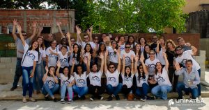 Família carente recebe nova casa do Projeto Casa Real