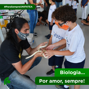 Lucas José, biólogo formado no UNIFATEA, ofereceu um dia de muitas experiências para os alunos do Colégio Focus